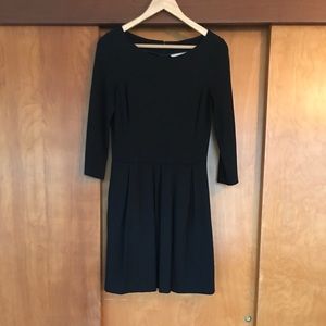 Black boatneck Banana dress